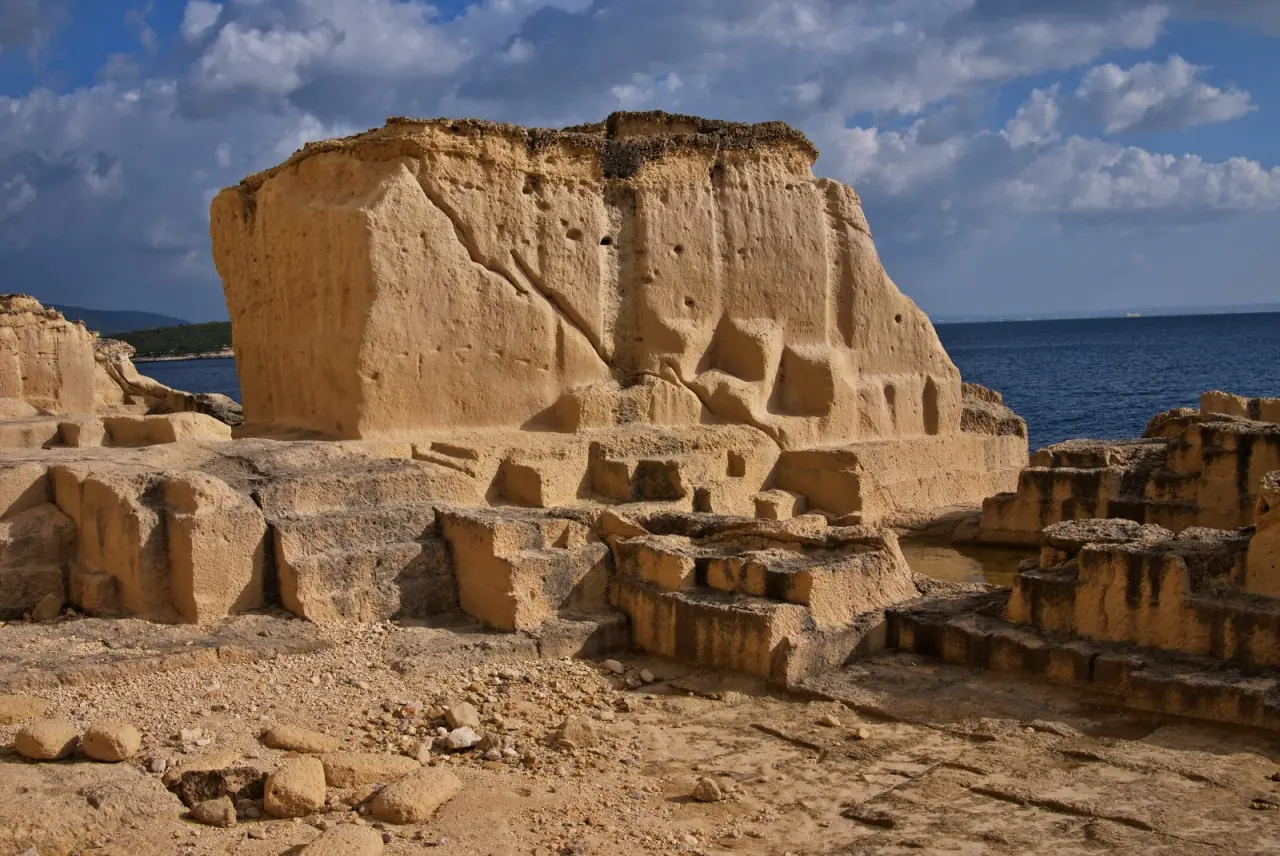 Pedrera mares cala Vinyes