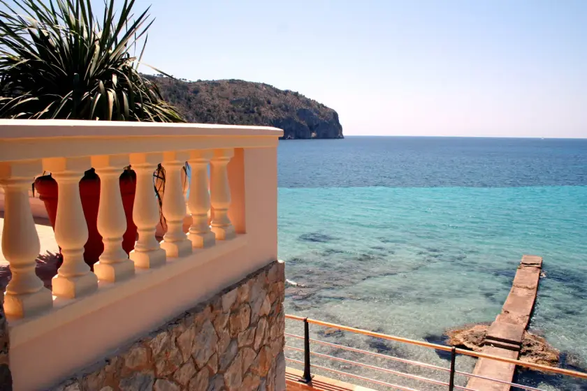 Transfer to Camp de Mar