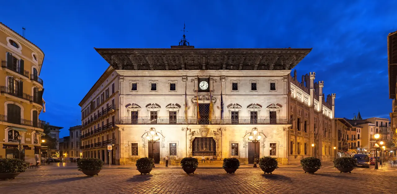Rathaus Palma de Mallorca abends