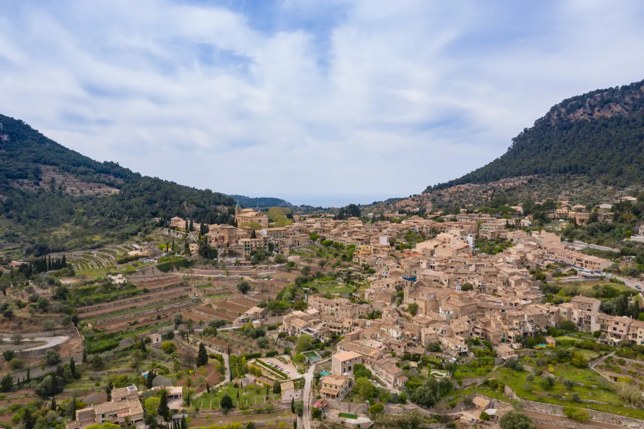 Aerial view of the small village of Valldemossa in Mallorca, Spain (48001588571)